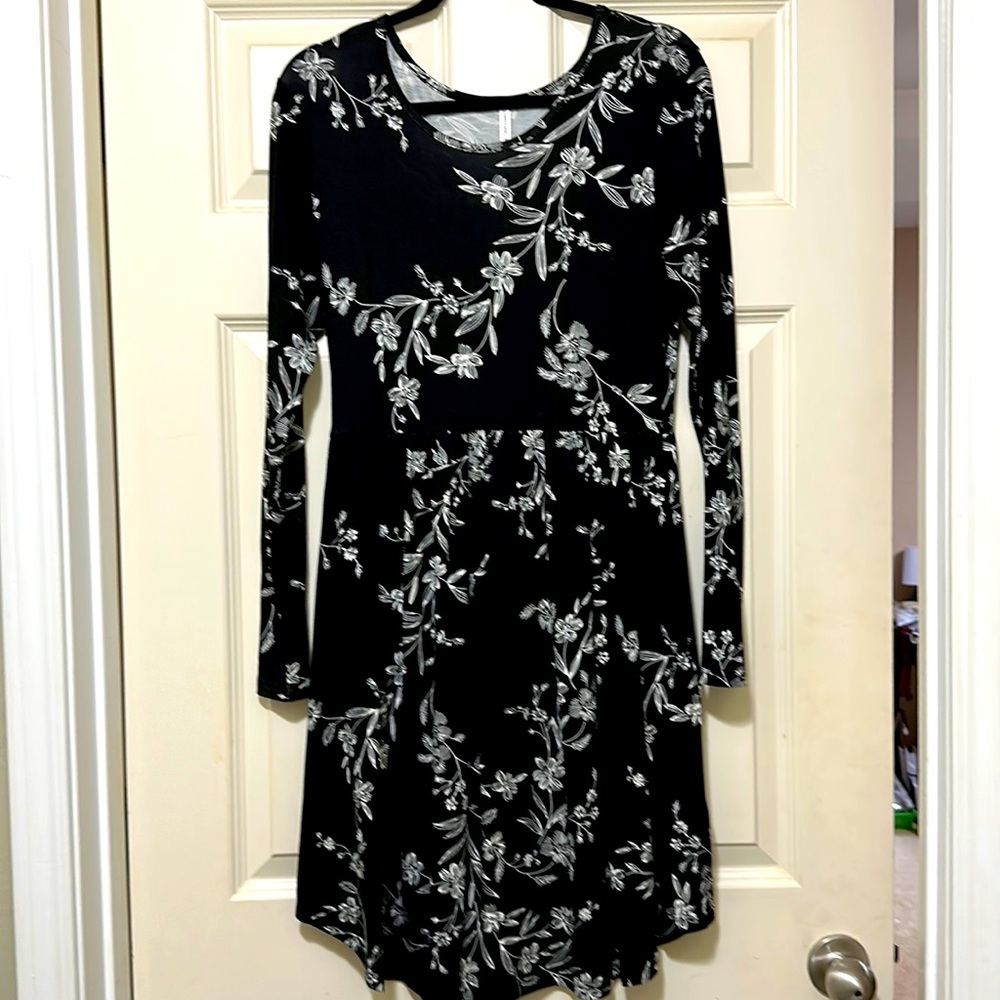 LongYuan Black and White Long Sleeve Dress